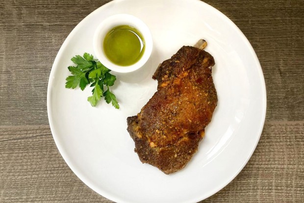 Говяжий край с соусом песто