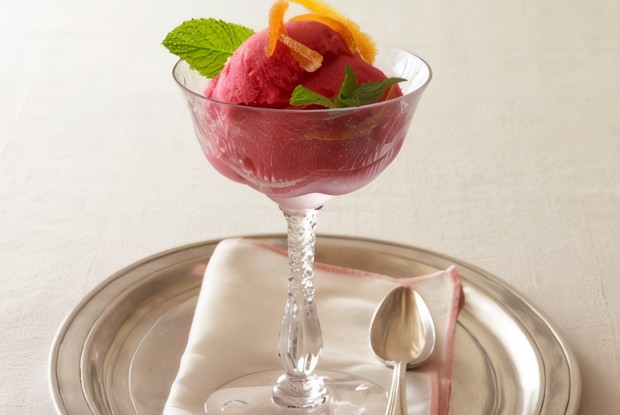 Гранита с клубникой и манго