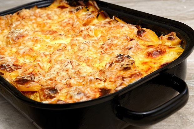 Гратен с яблоками, тыквой и пореем