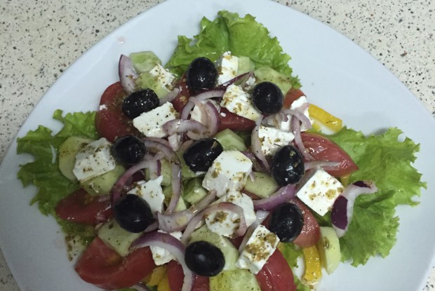 Греческий салат с брынзой