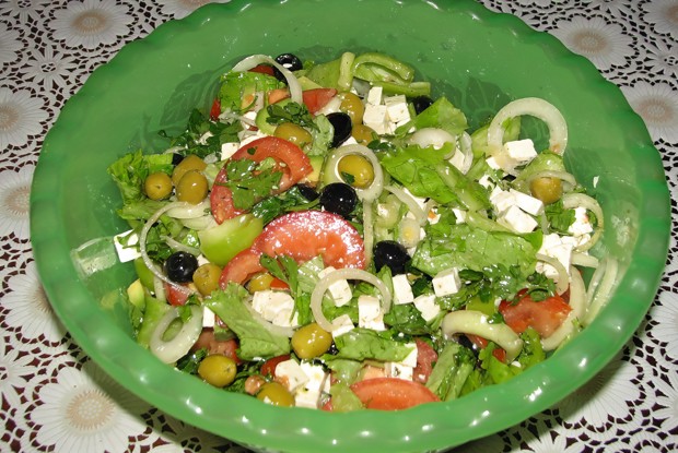 Греческий салат с сыром фетакса