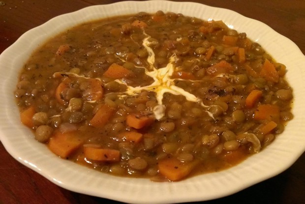 Греческий суп из зеленой чечевицы (Факес)