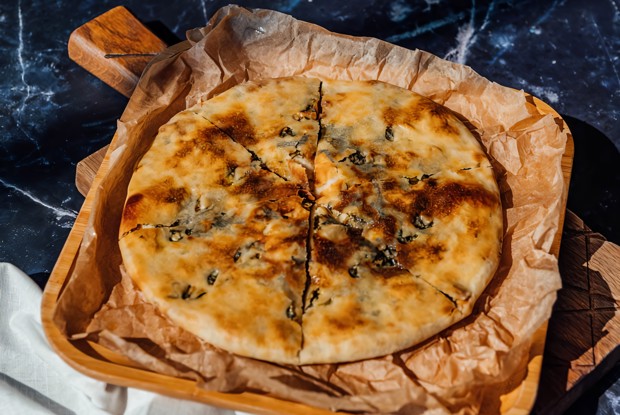 Греческий пирог с руколой