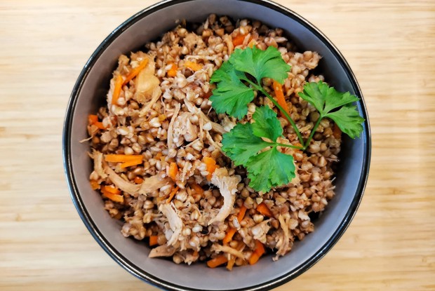 Гречка с тушенкой