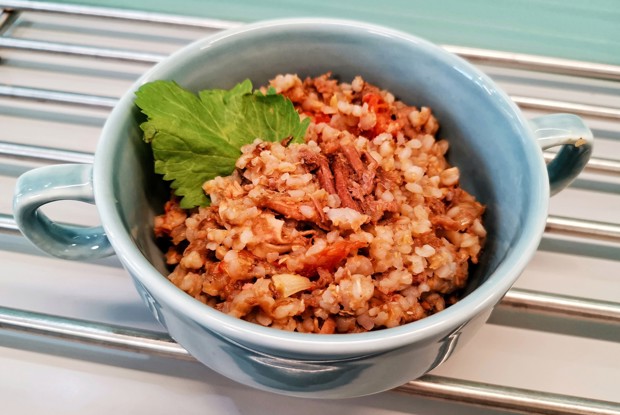 Гречка с тушенкой