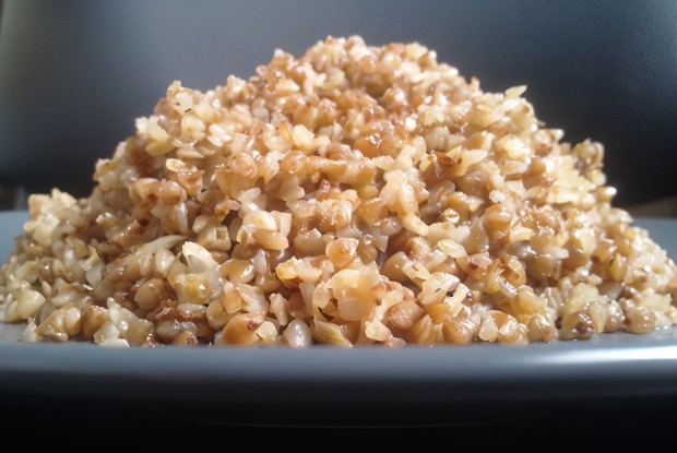 Гречневая каша с пассерованным луком