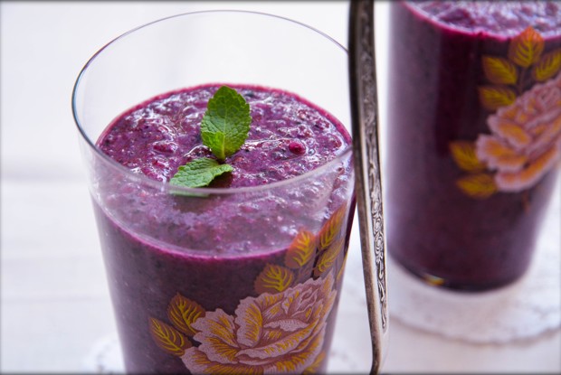 Гречневая каша без варки с ягодным соусом