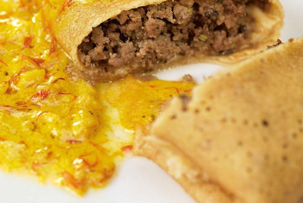 Гречневые блины с бараниной и зеленью