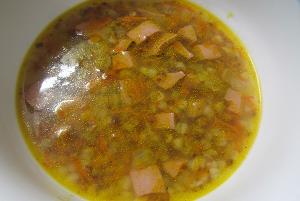 Гречневый суп с колбасой