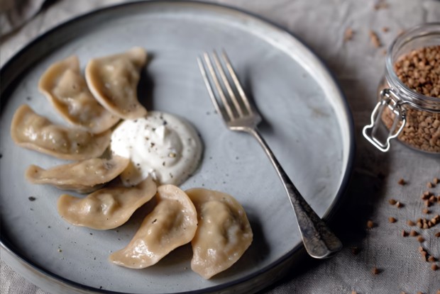 Гречневые вареники с курицей и грибами