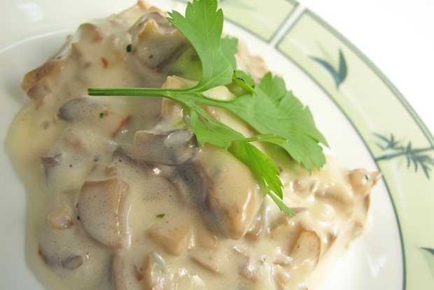 Грибы под соусом бешамель