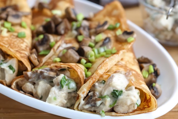 Грибная начинка для блинов с сырным соусом