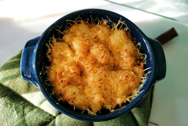 Грибной жюльен с творожным сыром и пармезаном