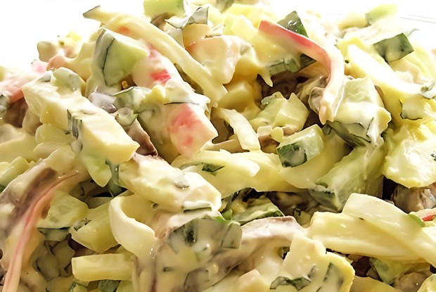 Грибной салат с крабовыми палочками