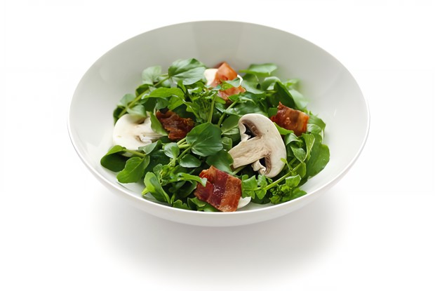 Грибной салат с прошутто и трюфельным маслом