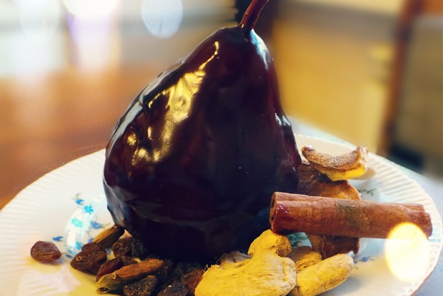 Груша в красном вине