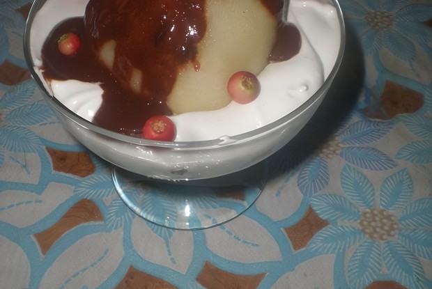 Груша в шоколаде