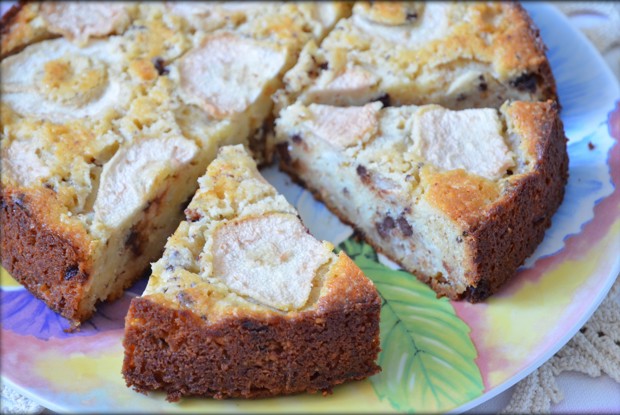 Грушевый пирог с фундуком