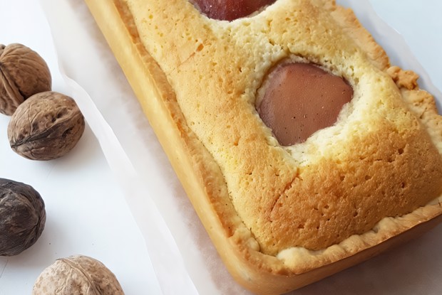 Грушевый пирог с кремом из фундука