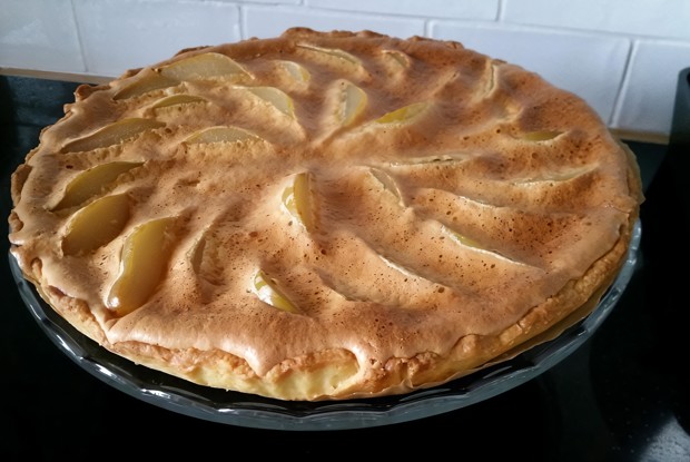 Грушевый тарт с яичным кремом