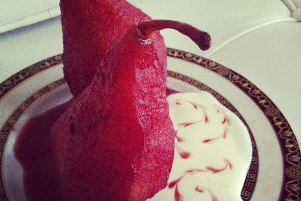 Груши в красном вине со специями