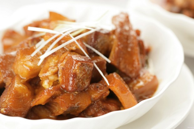 Гуляш из свинины с томатом