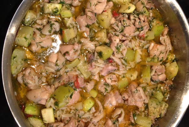 Густой куриный суп в азиатском стиле