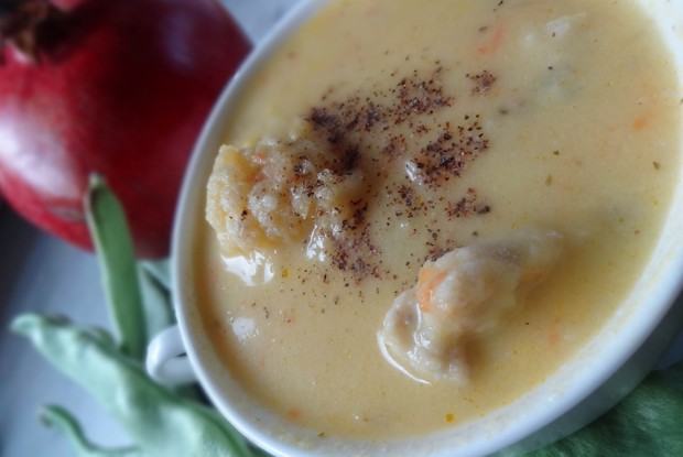 Густой суп из цветной капусты с тимьяном и картофельными клецками