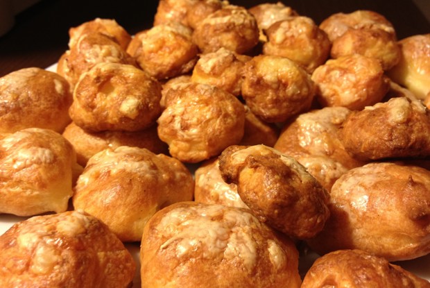 Гужеры (булочки из заварного теста с сыром)