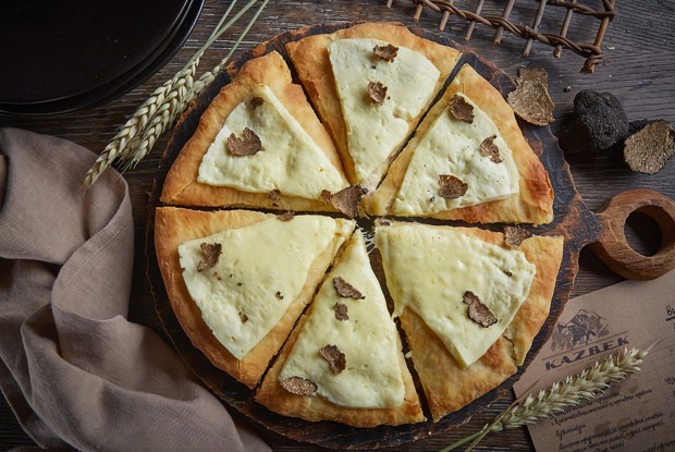 Хачапури с черным трюфелем