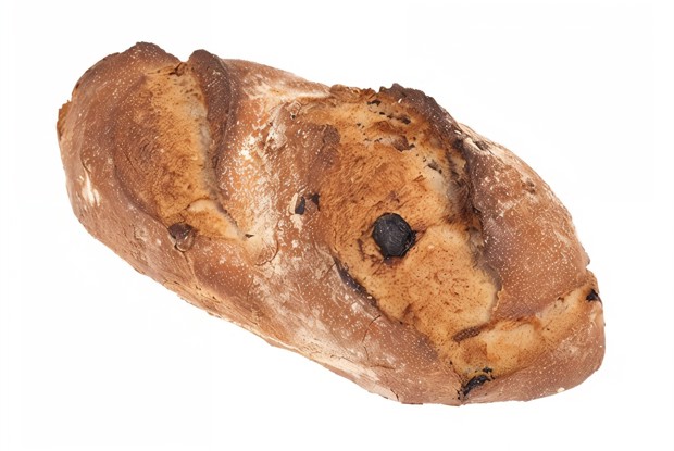 Хлеб с изюмом, лесными орехами и шалотом