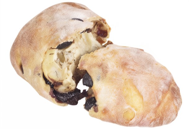 Хлеб с кардамоном и черносливом