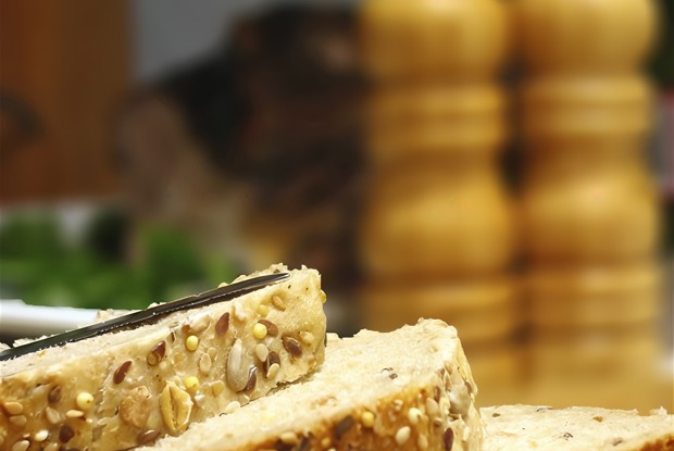 Хлеб с курагой и овсяными хлопьями