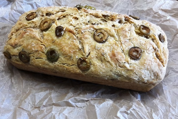 Хлеб с оливками и розмарином