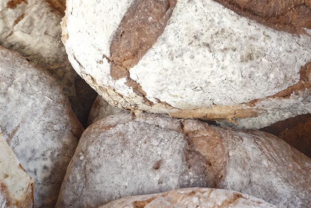 Хлеб с орехами пекан и клюквой