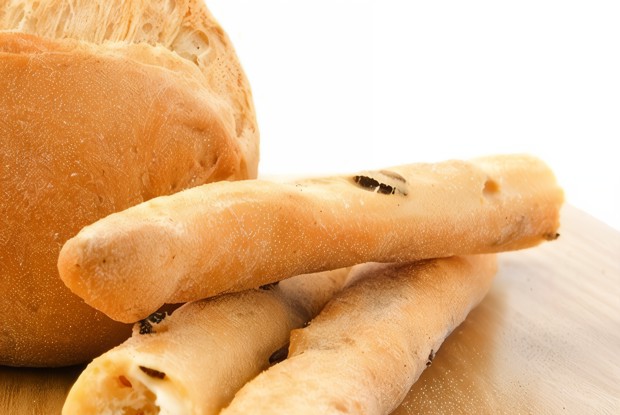 Хлебные палочки с маслинами и розмарином