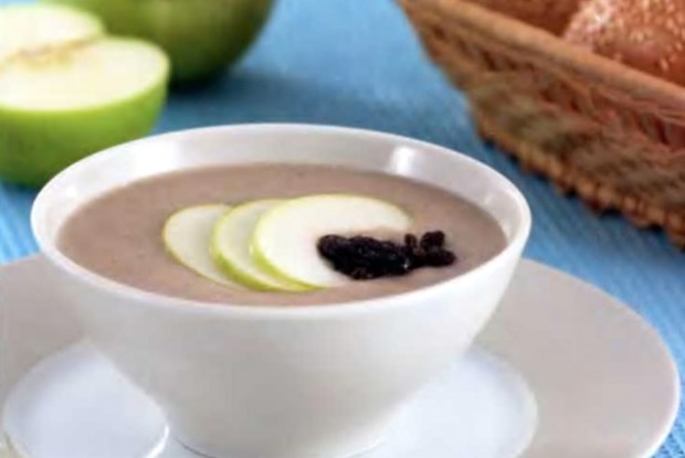 Хлебный суп с яблоками