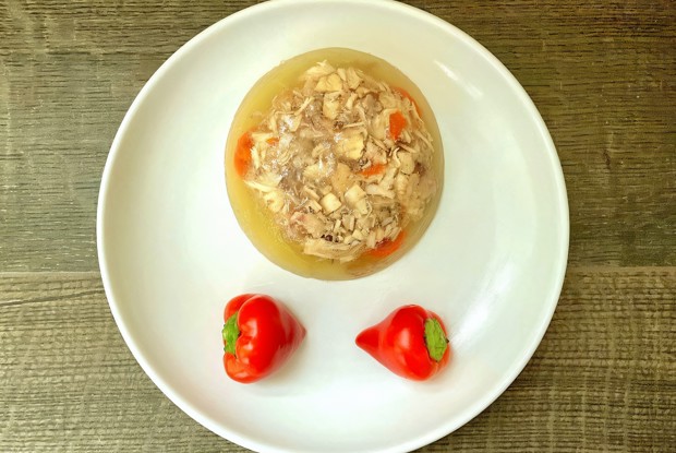 Холодец с острыми перчиками черри