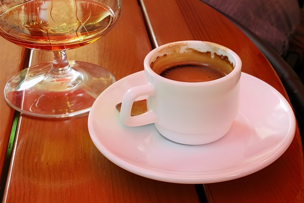 Холодный кофе с бренди