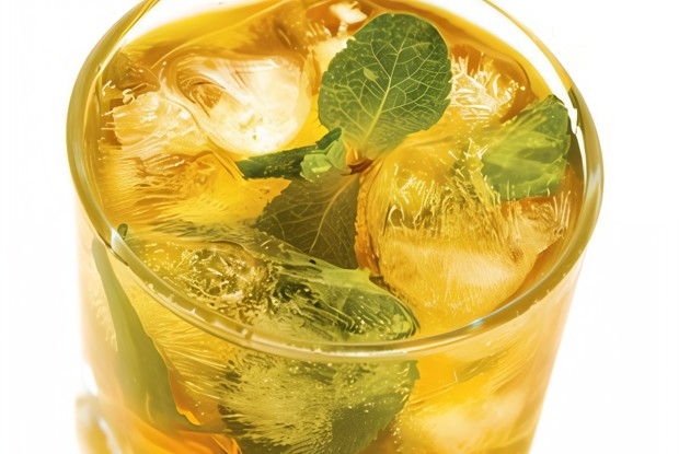 Холодный мятный зеленый чай с саке