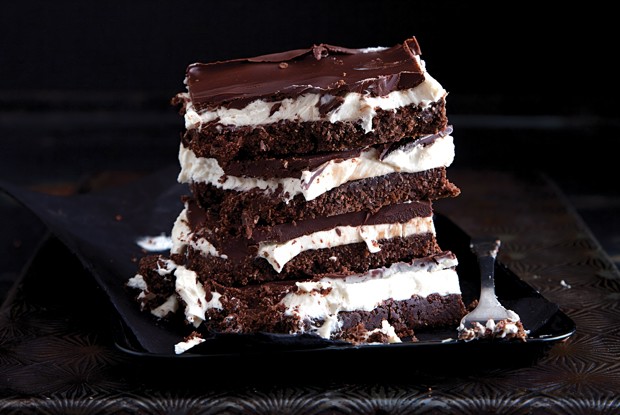 Холодный слоеный десерт