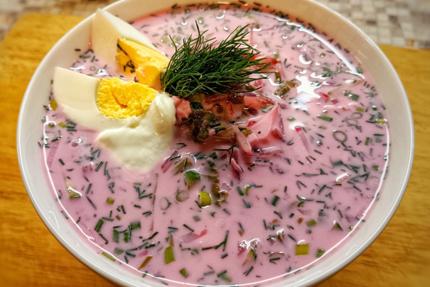 Холодник по-белорусски со свеклой и щавелем