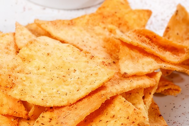 Хрустящие чипсы с соком лайма и чили