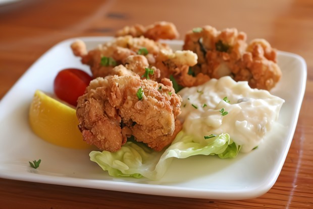 Хрустящие куриные кусочки в золотистой корочке