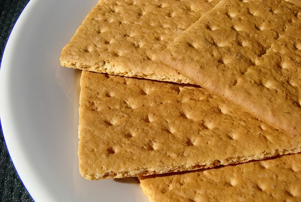 Хрустящие сырные крекеры с чеддером