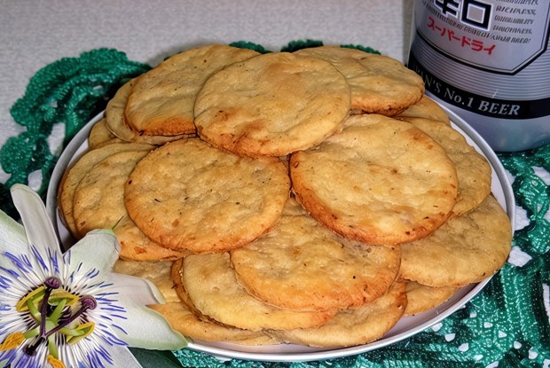 Хрустящие сырные крекеры