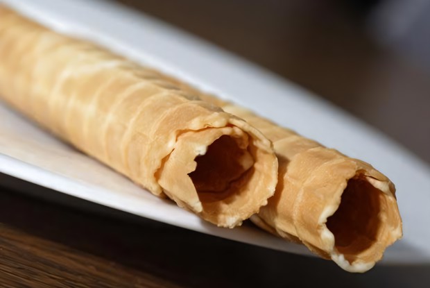 Хрустящие вафельные трубочки