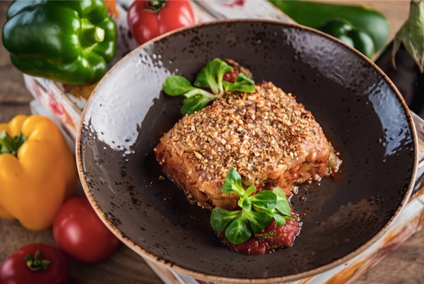 Хрустящая лазанья с овощами и корочкой из фундука