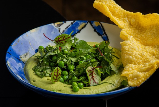 Хумус из зеленого горошка