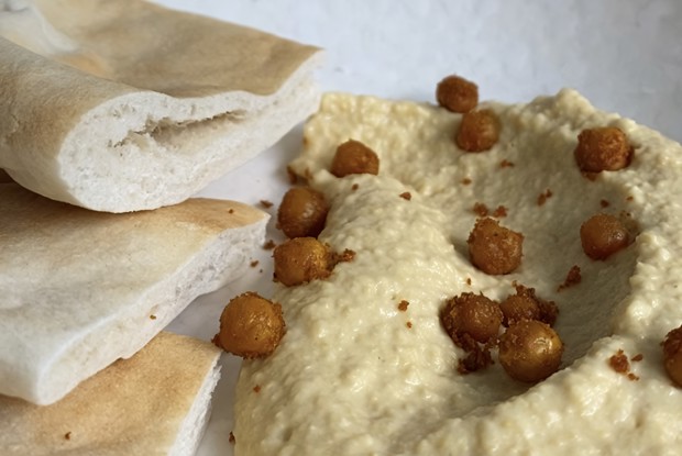 Хумус с соевым соусом